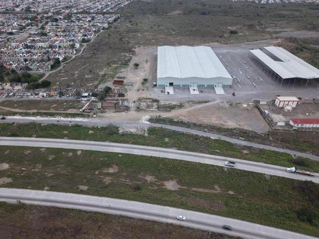 SE RENTAN BODEGAS INDUSTRIALES EN PARQUE INDUSTRIAL CERCA DE ZONA PORTUARIA