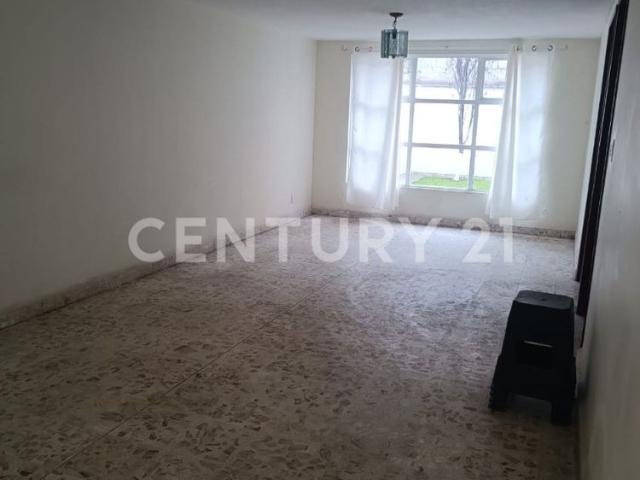 Se rentan espacios con jardin, area de espera y amenidades