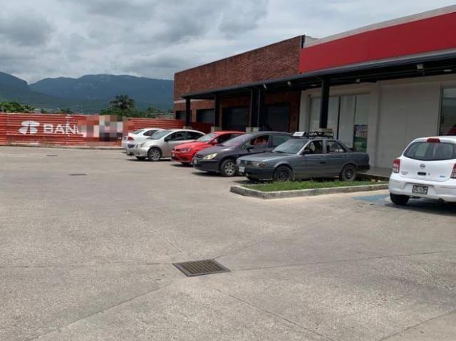 SE RENTAN LOCALES COMERCIALES