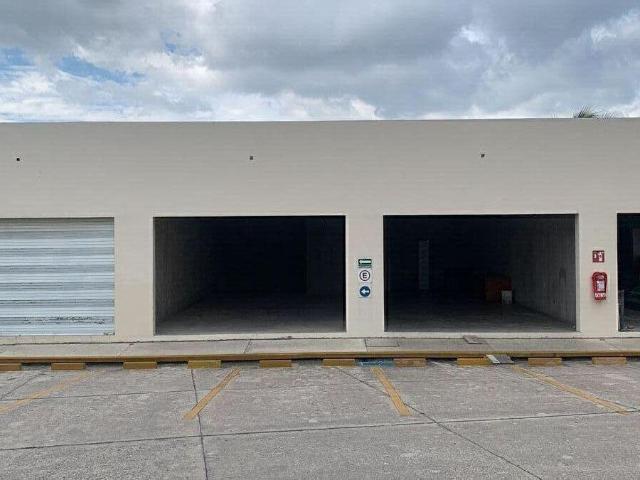 Se rentan locales comerciales con Excelente Ubicacion