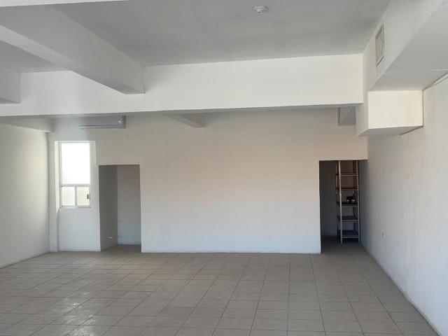 Se rentan Locales en Villas del Real