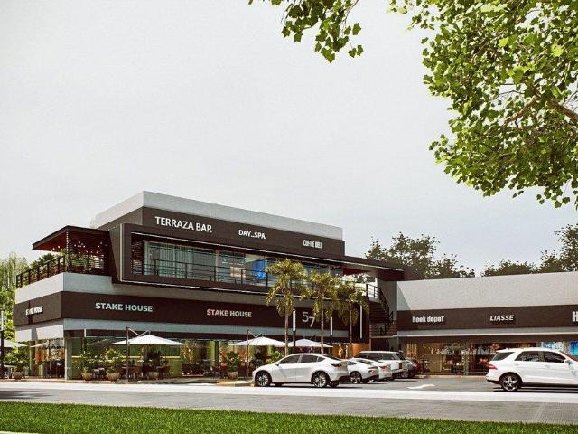 SE RENTAN LOCALES EN PLAZA LORETTA