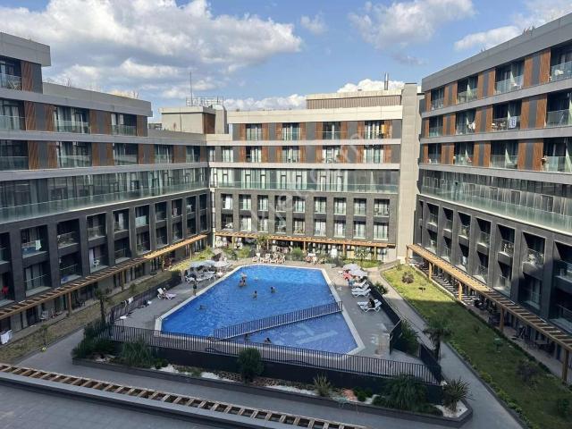 Semt 77de Kiralık Eşyalı 1+0 Havuz Manzaralı Daire