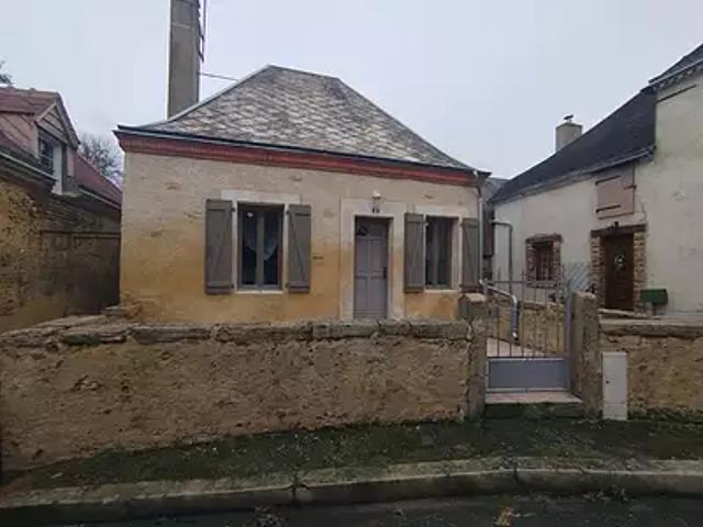Semur en Vallon 72390 Achat / Vente maison 5 pièces t5 au dernier étage cave