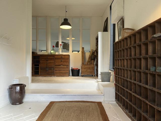 Semur en Auxois 20 min: maison de 360m², 10 pièces, 6 chambres, terrain 1700m², atelier. Prix: 395 000€