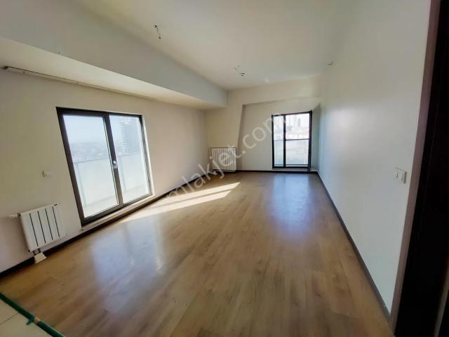 Sembol İstanbul B Blok 22.kat Yüksek Kat Ferah Kiralık 1+1 Daire