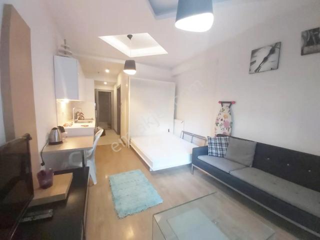 Sembol İstanbulda Kiracısız Eşyalı Bahçe Katı 1+0