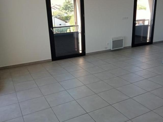 SEMCODA Annonces | Appartement T4 ODENAS Place du monument