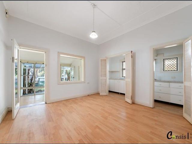 Semi detached brick House in Rose Bay!