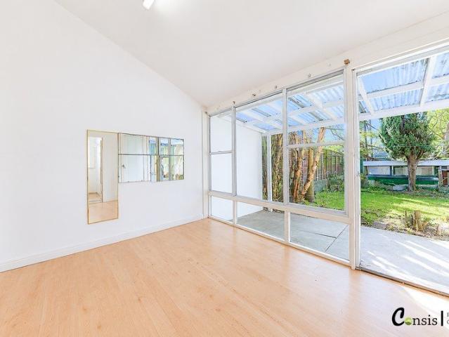 Semi detached brick House in Rose Bay!
