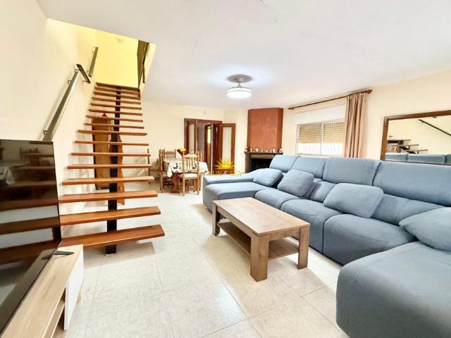 SEMI DETACHED CHALET WITH FIVE BEDROOMS – EL MOJÓN