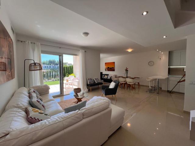 Semi Detached chalet with garden in Cala Vinyes