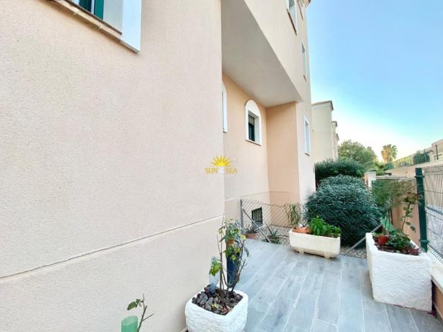 SEMI DETACHED CHALET FOR RENT, 3 BEDROOMS AND 2 BATHROOMS IN TORREVIEJA ALICANTE