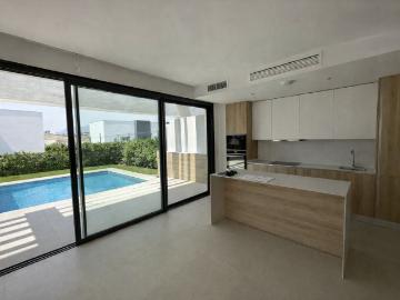 Calle Estepona, Sevilla, Plaza de Neptuno