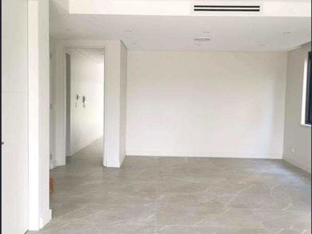 Semi Detached House For Laese