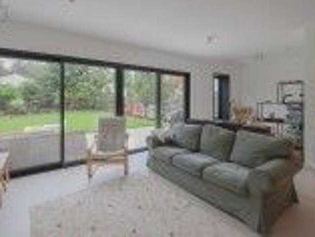 Semi detached house for rent in Wezembeek Oppem