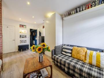 Semi detached house for sale