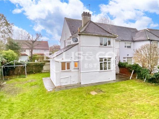 Semi detached house for sale