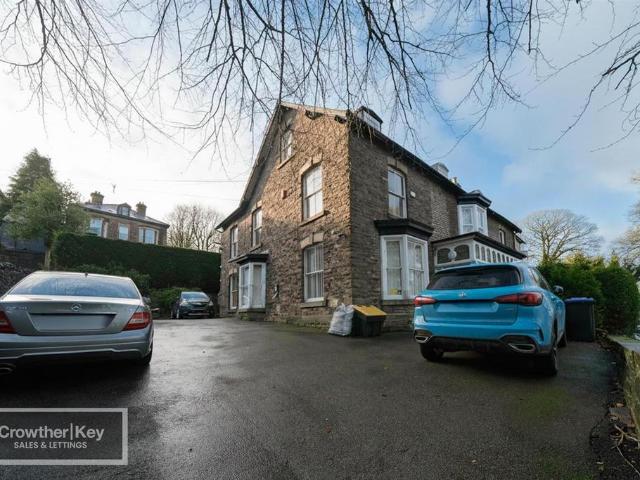 Semi detached house for sale