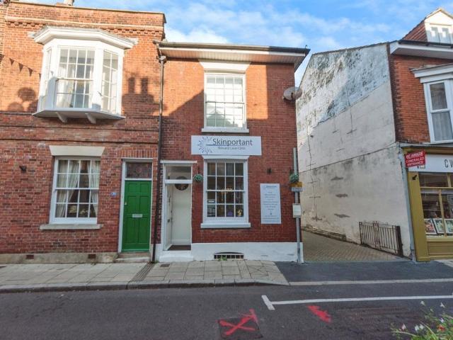 Semi detached house for sale
