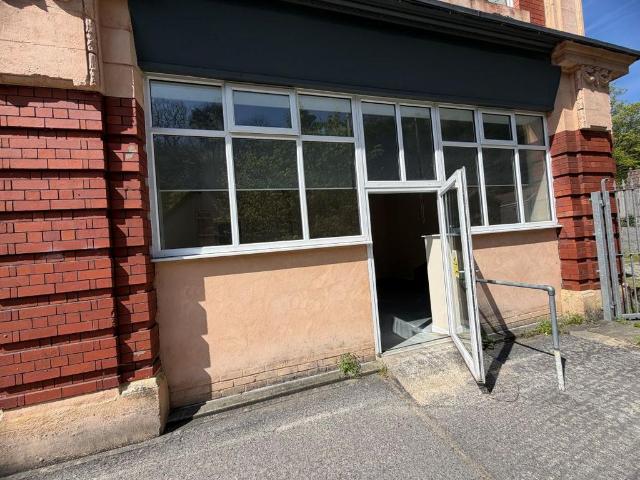 Semi detached house for sale