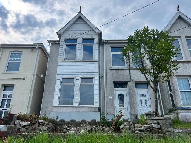Semi detached house for sale