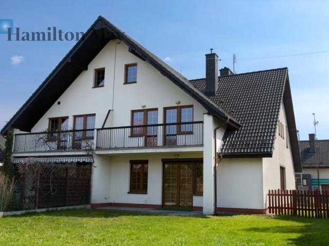 Semi detached house in Ołtaszyn with a beautiful garden