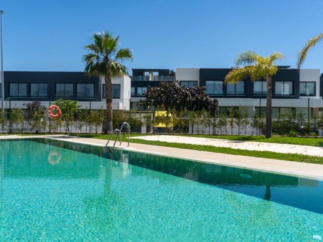 Semi Detached House in El Paraiso