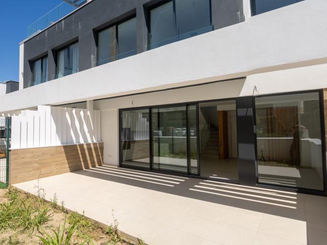 Semi Detached House in El Paraiso