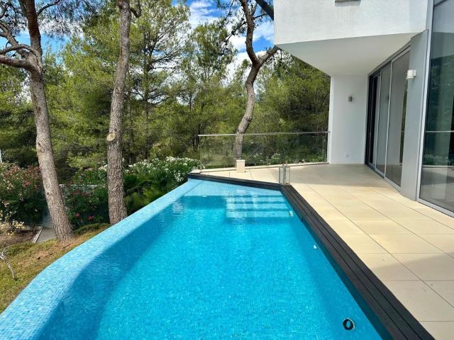 Semi Detached House in Sierra Blanca
