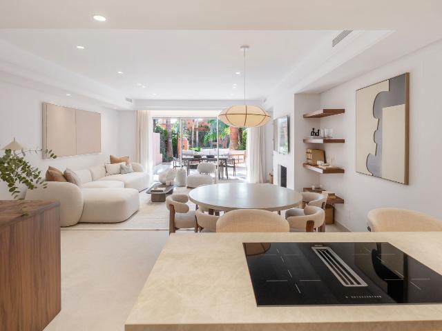 Semi Detached House in The Golden Mile