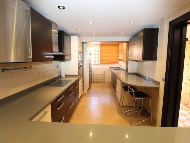 Semi Detached House in The Golden Mile