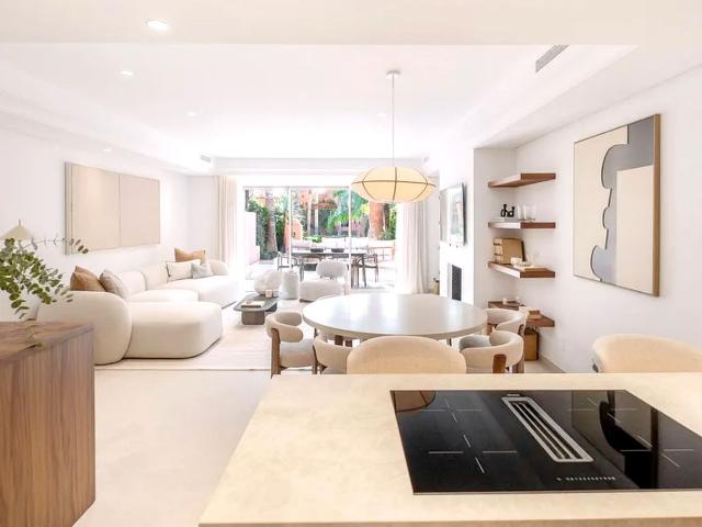 Semi Detached House in The Golden Mile