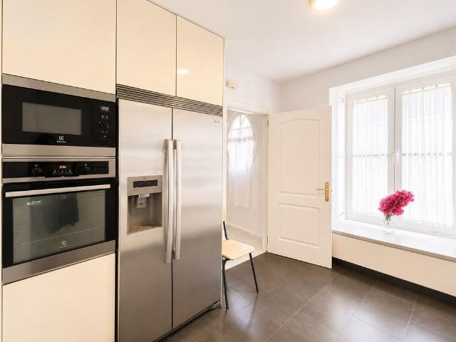 Semi Detached House in The Golden Mile