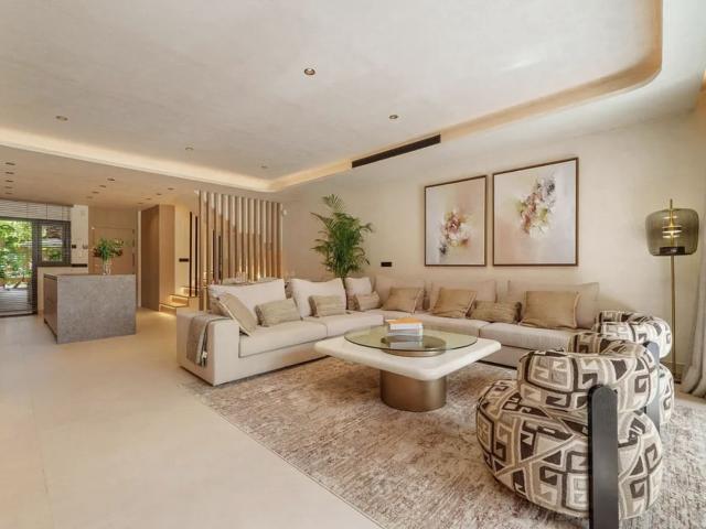 Semi Detached House in The Golden Mile