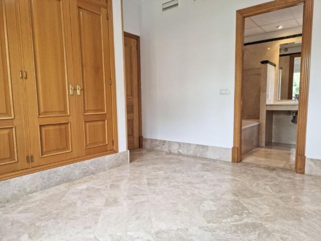 Semi Detached House · Santa Clara