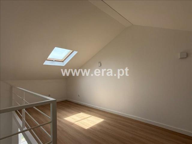 Semi Detached House T2 / Cascais, Carcavelos e Parede