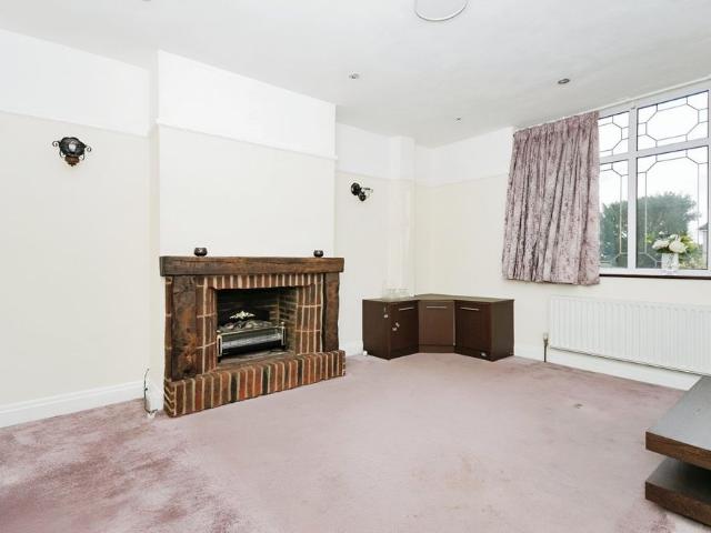 Semi detached House to rent Courtfield Rise, West Wickham, BR4