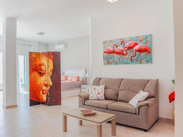 Semi detached house to rent in Arguineguín, Loma Dos, Gran Canaria with sea view