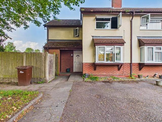 Semi Detached House To Rent In Room, Wakefield Avenue, Tutbury, DE13