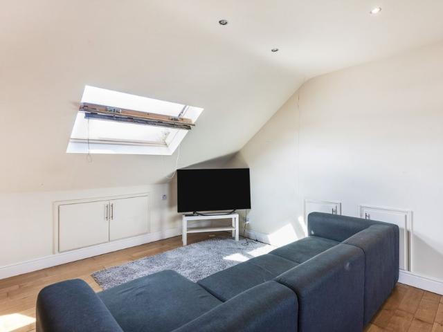 Semi detached House to rent Station Road, West Wickham, BR4