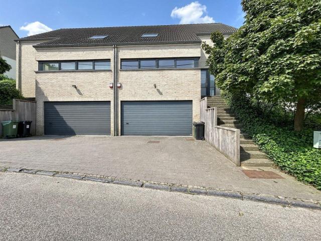 Semi detached house, 4beds + 2baths, EPC B, lovely view
