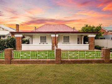 SEMI DETACHED THE ESPLANADE