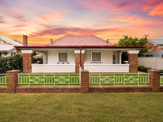SEMI DETACHED THE ESPLANADE