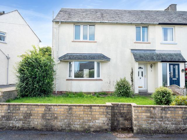 Semi Detached to let