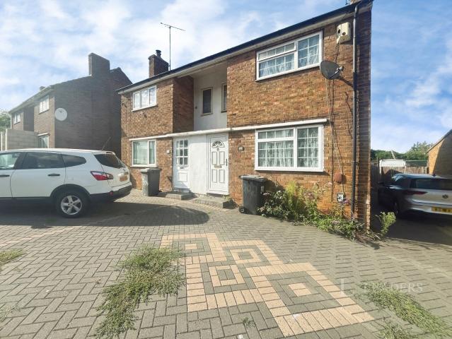 Semi detached to rent in Dallow Road, Luton, Bedfordshire, LU1 | Leaders