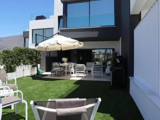 Semi detached Villa for rent in Guadalobón, Estepona, Málaga