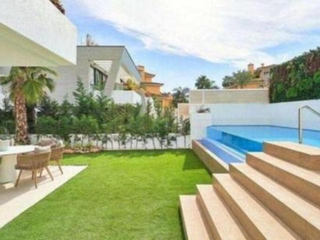 Semi detached Villa for rent in Puerto Banus, Marbella, Málaga