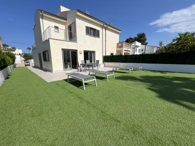 Semi detached Villa for rent in Playas de Muro / Platges de Muro, Muro, Mallorca