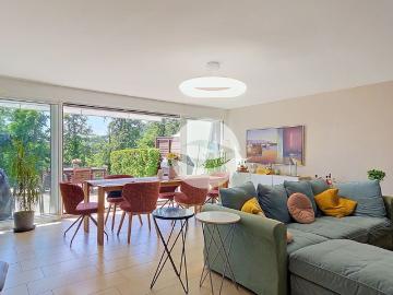 Semi detached villa with a garden and a stunning view
